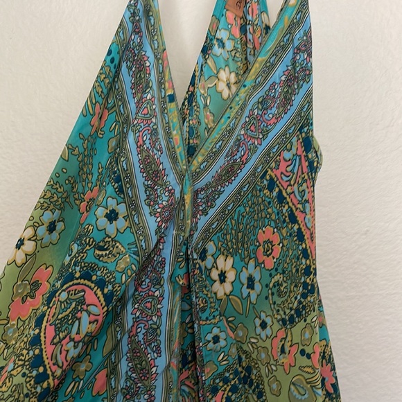 Deepti S . C. Size. Color floral green and orange . 70%seda and 30%poliester - Picture 4 of 8